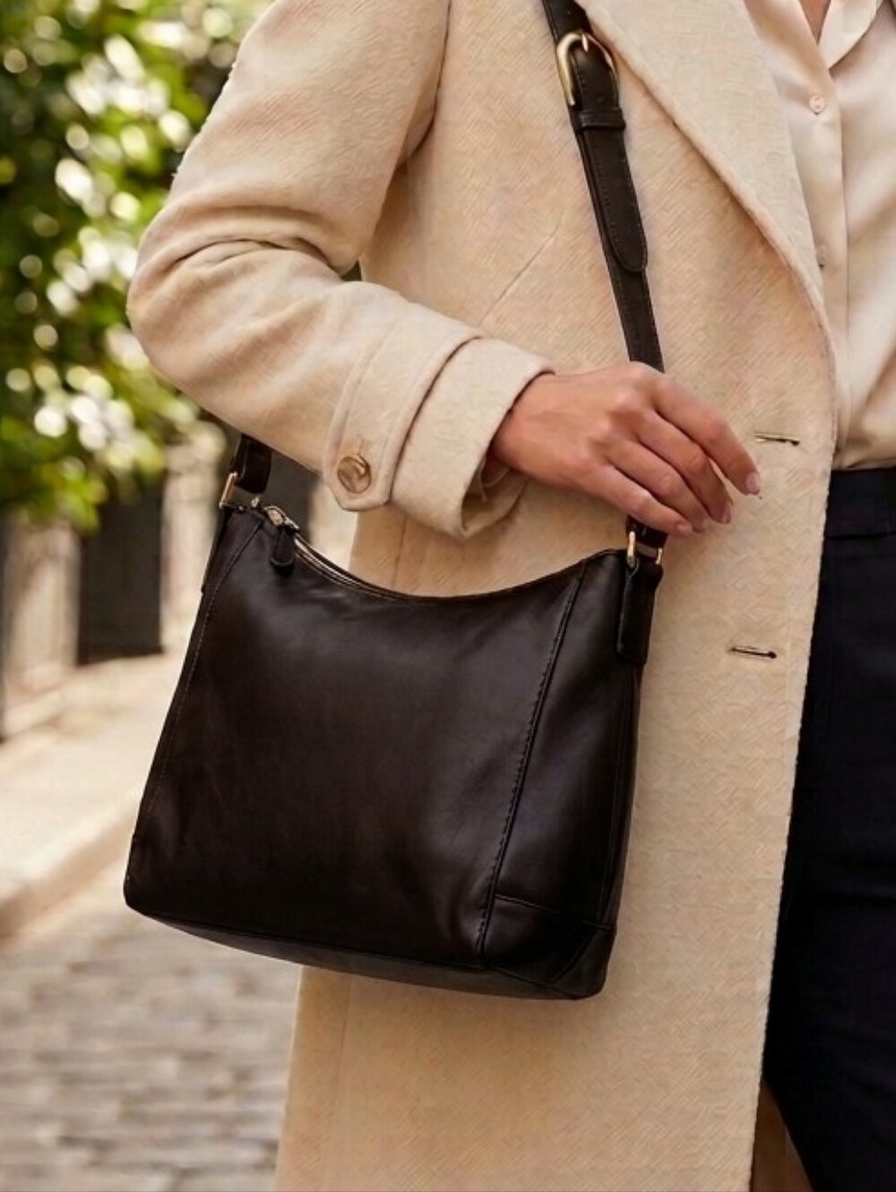 Laura Scott Brown Leather Shoulder Bag with Adjustable Strap
